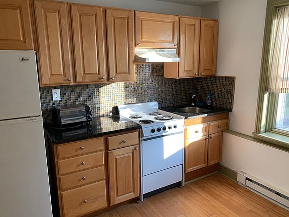 2nd image of 1352 E Palmer St Floor 3