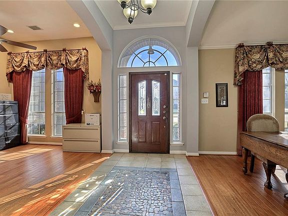 2nd image of 3501 Fairlands Dr