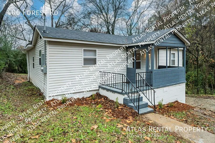 Beautifully Renovated 3BR/2BA Home on Forest Road in Hueytown Now Accepting Section 8! — Photo 2