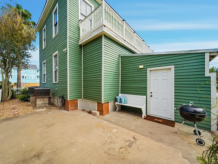 1001 Avenue K — Photo 38