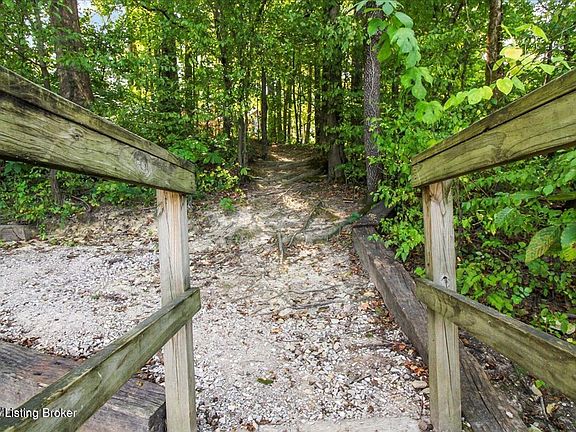 4th image of 308 Bay Ridge Rd