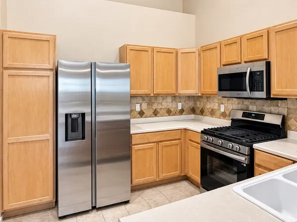 2152 Jade Creek St Unit 203, Las Vegas, NV 89117