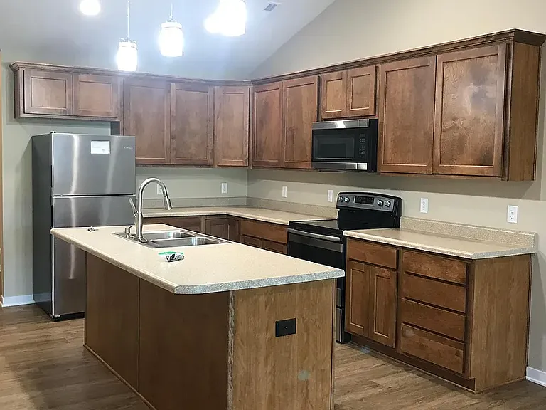 1070 Augusta Dr #1070 — Photo 3