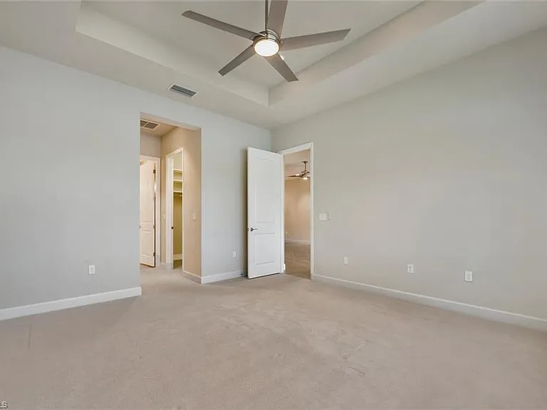 28496 Burano Dr — Photo 17