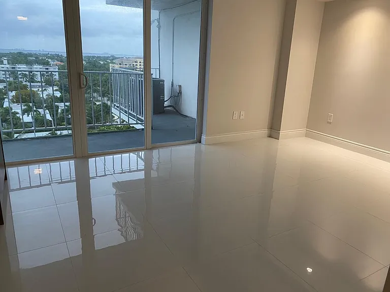 881 Ocean Dr #10E — Photo 8
