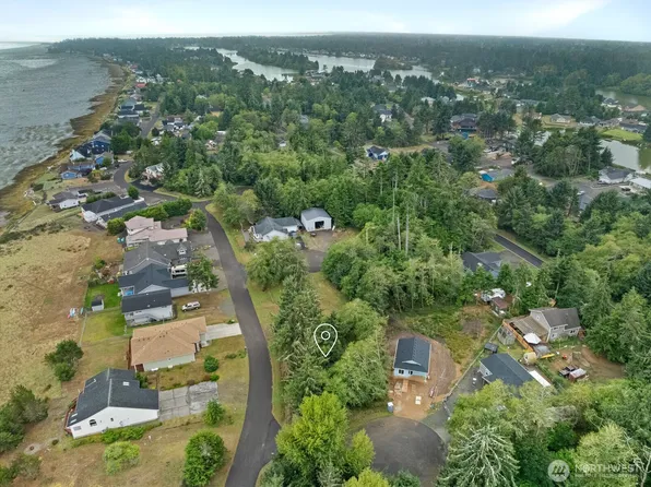 227 Sunrise Avenue SE, Ocean Shores, WA 98569