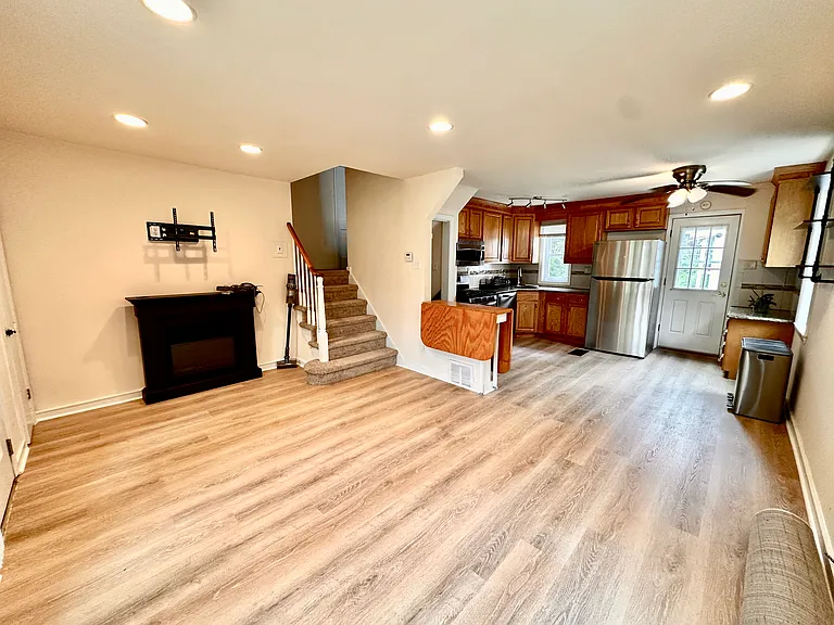 8730 Wissahickon Ave — Photo 5