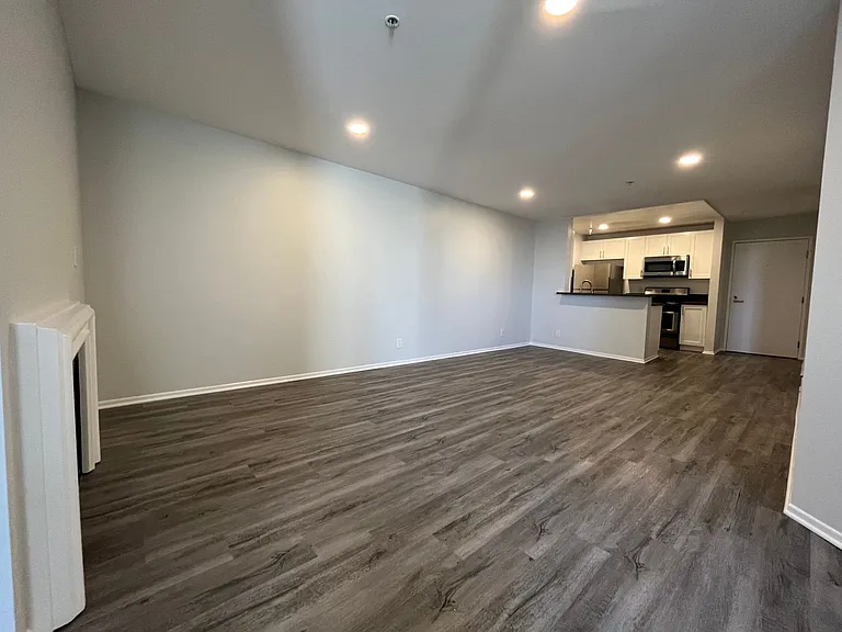 1223 Federal Ave — Photo 78