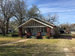 705 Jackson St, Perry, OK 73077