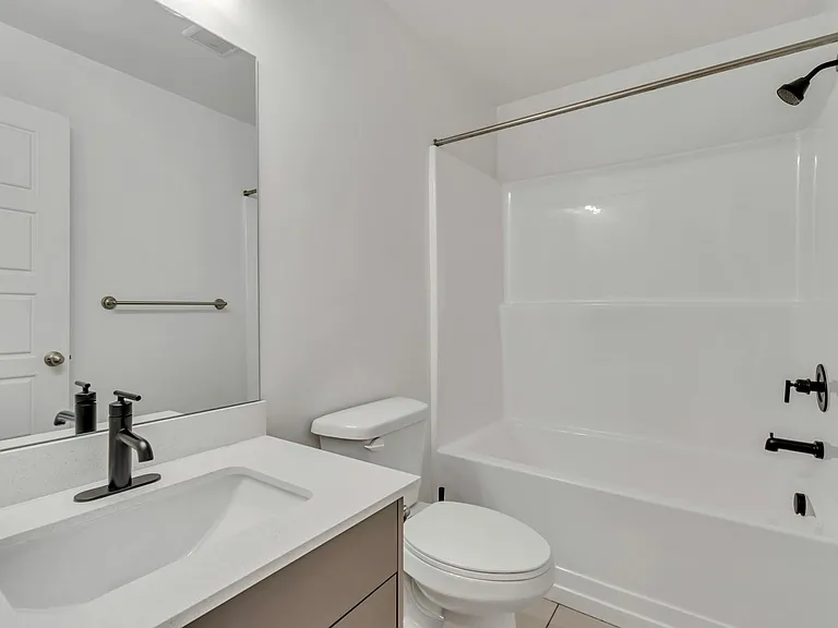 501 S 1080 W — Photo 10