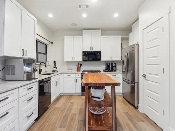 3404 American Dr APT 1099, Lago Vista, TX 78645