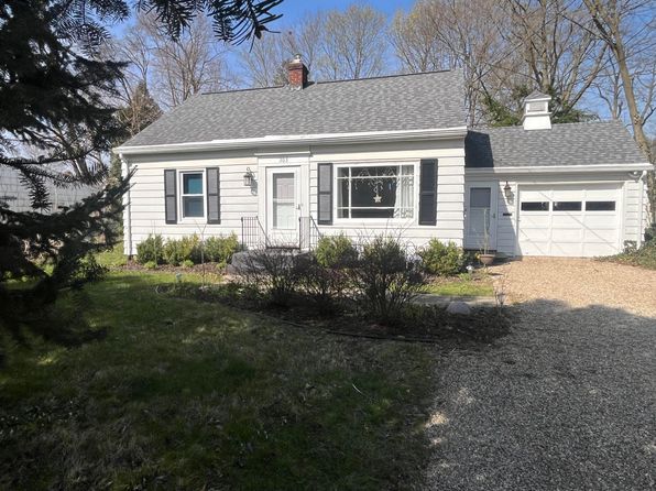303 Sydelle Ave, Kalamazoo, MI 49006