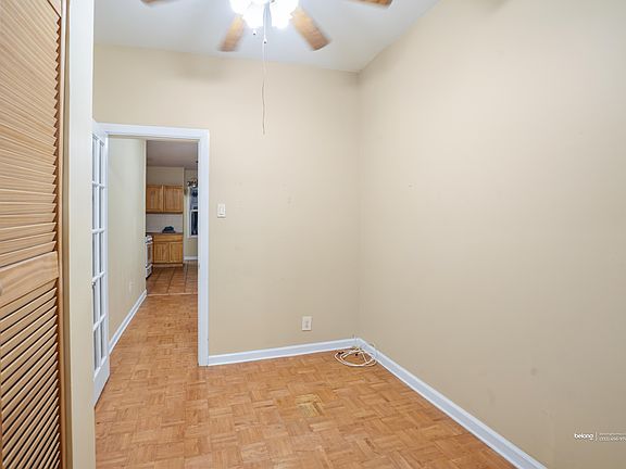 5th image of 762 39th St APT 1R