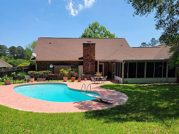 2nd image of 106 Shawnee Cir
