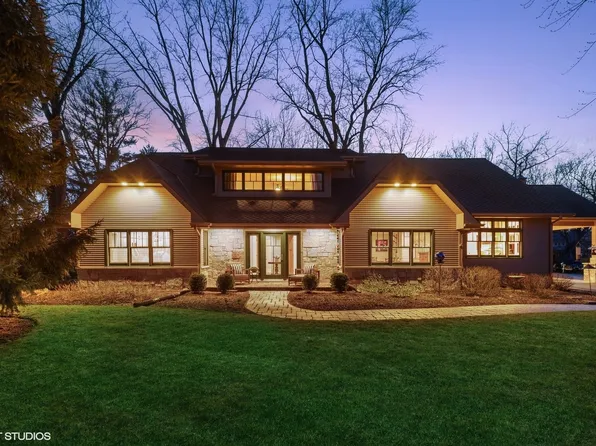 436 Warwick Ln, Crystal Lake, IL 60014