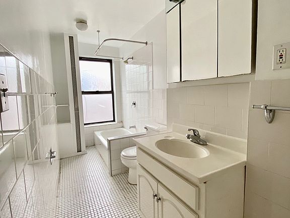 3rd image of 422 E 120th St APT 3