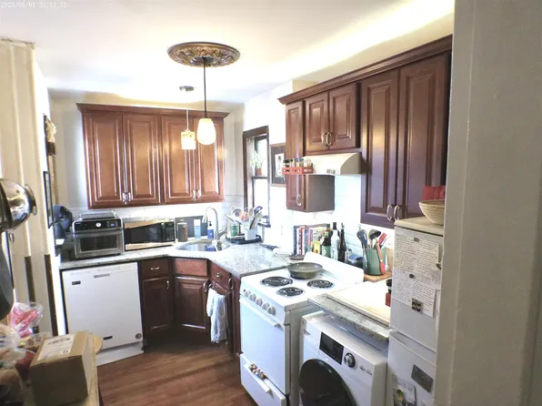 26 Dover St #2, Cambridge, MA 02140