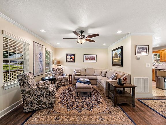 18th image of 270 Ausburn Rd