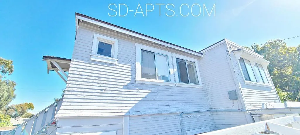 Studio, $2,150 — Photo 2