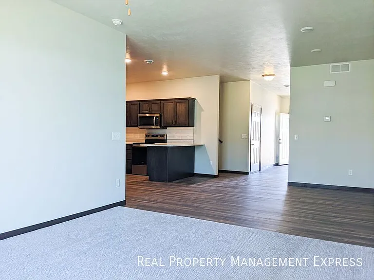 5414 S Dubuque Ave — Photo 4
