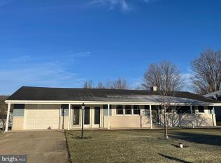 370 Summit Dr, Lewistown, PA 17044