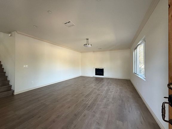 4th image of 314 E Mission Rd Unit D