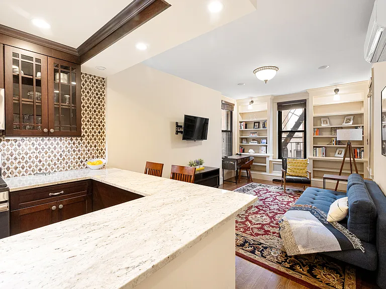 69 Pineapple St #6 — Photo 4