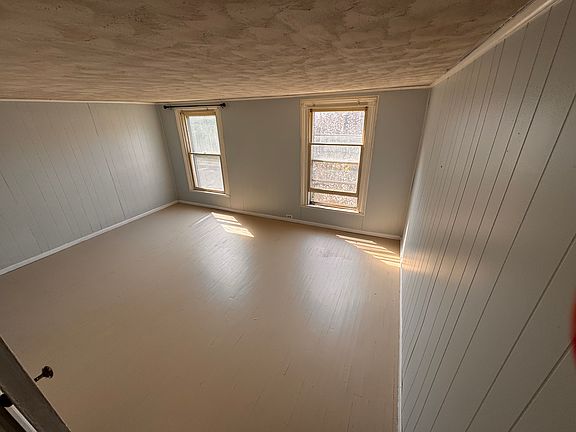 5th image of 358 W 3rd St