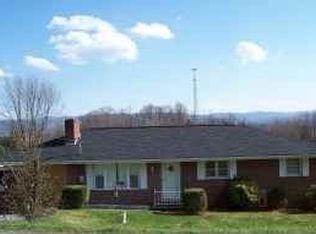 2334 Dave Buck Rd, Johnson City, TN 37601