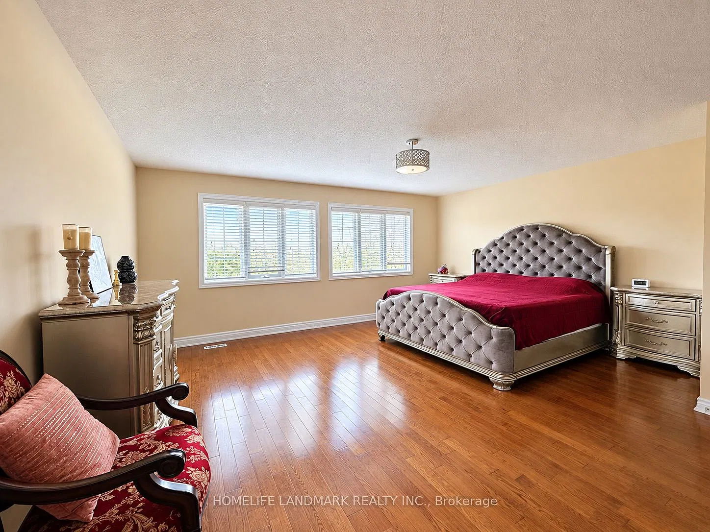 4 bed, $4,380 — Photo 4