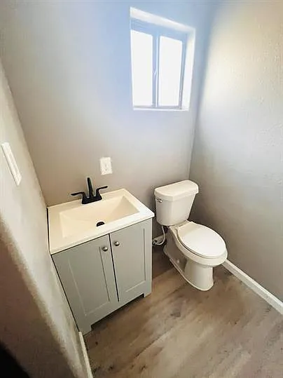 102 S Holland Ave — Photo 16