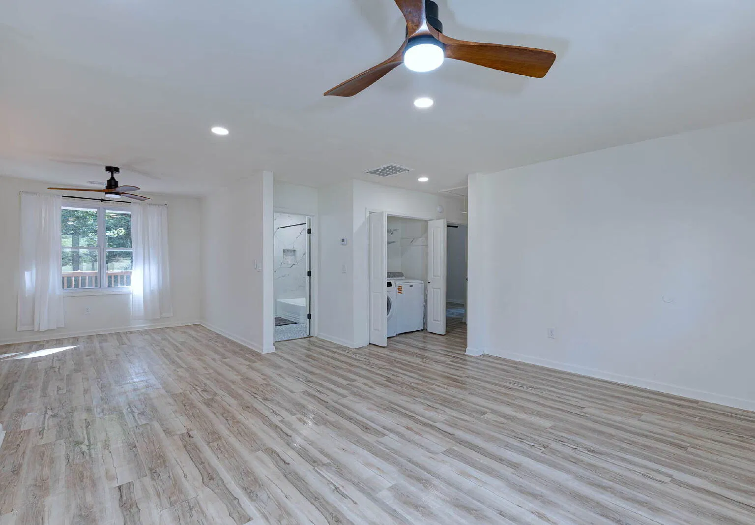 3 bed, 2.0 bath, 1340 sqft, $1,800 — Photo 4