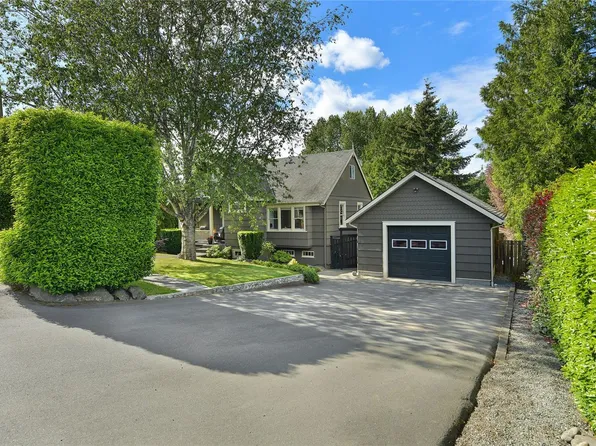 1000 Lodge Ave, Saanich, BC V8X 3A8