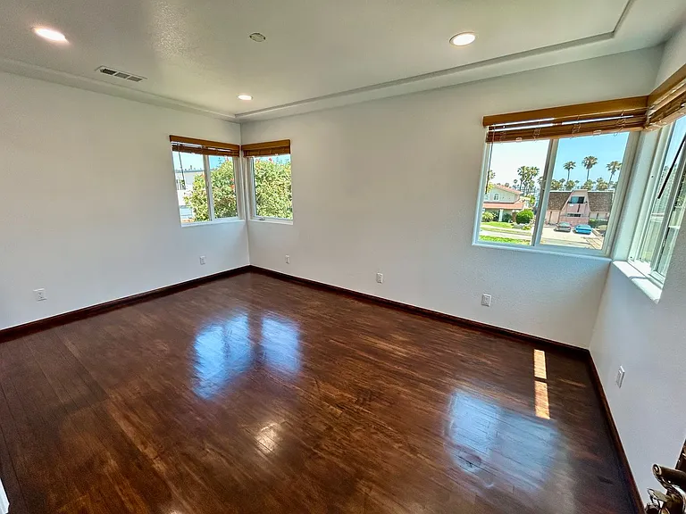 5051 Del Monte Ave — Photo 11