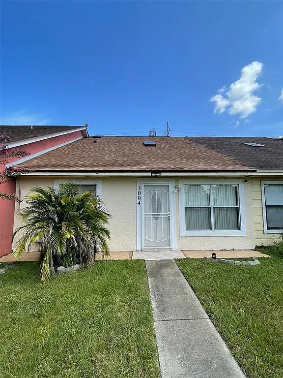 3 bed, 2.0 bath, 1250 sqft, $2,000 — Photo 1