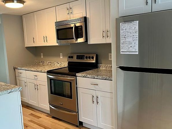 1202 Piscassic St, Newmarket, NH 03857