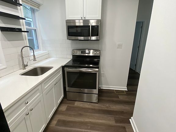 5th image of 5249 Walton Ave #1