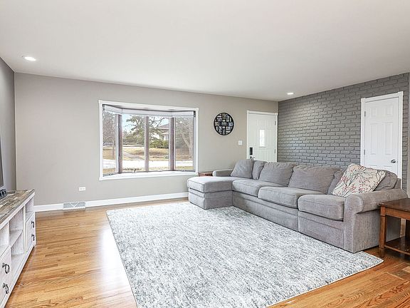 2nd image of 315 Rosehill Dr