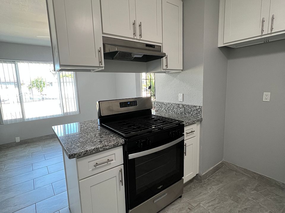 1st image of 1430 N Acacia St #2