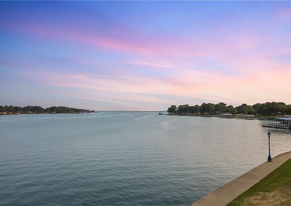 2nd image of 109 Marina Dr