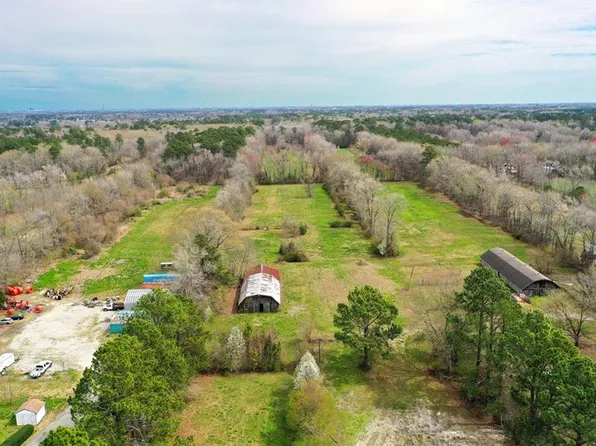 1069 Shillelagh Rd, Chesapeake, VA 23323