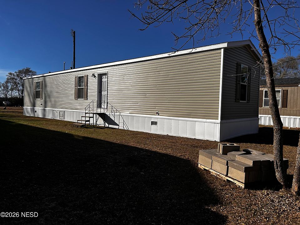 1st image of 127 Hansen Loop