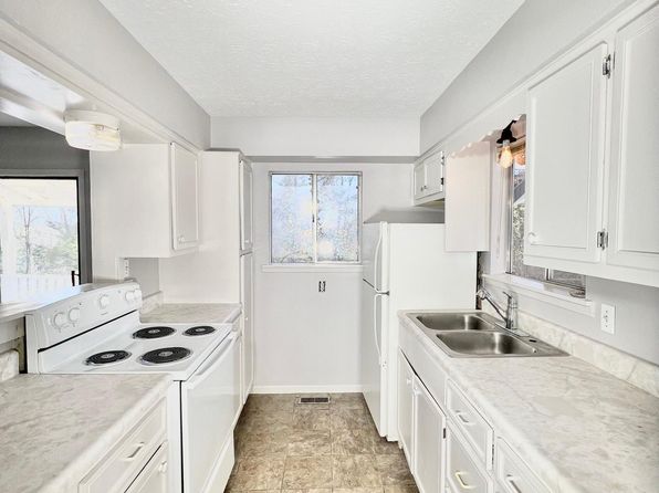 60 Ridgeway Ave