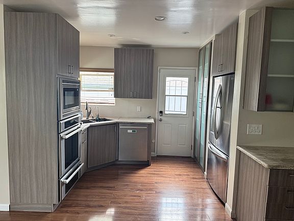 4th image of 4223 La Salle Ave