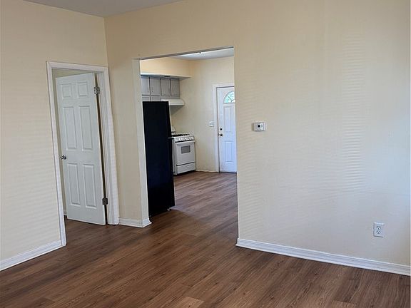 4th image of 134 Lewis St
