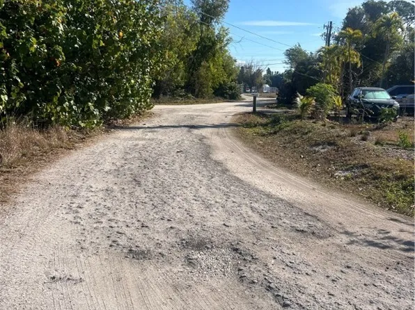 5798 Esther Dr, Bokeelia, FL 33922