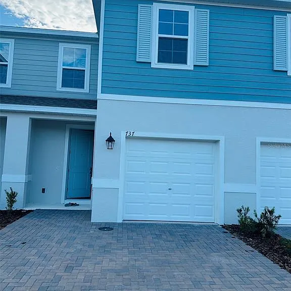 737 Maple Oak Dr — Photo 1