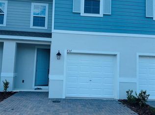 737 Maple Oak Dr, Deland, FL 32720