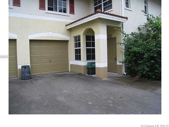 2nd image of 734 NE 90th St Unit 305