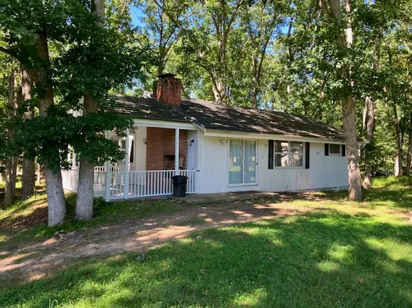 5102 Range Dr, East Stroudsburg, PA 18302